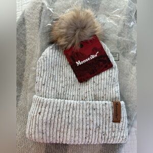 NWT Moosejaw Winterfetti Pom Cuff Beanie Onesize